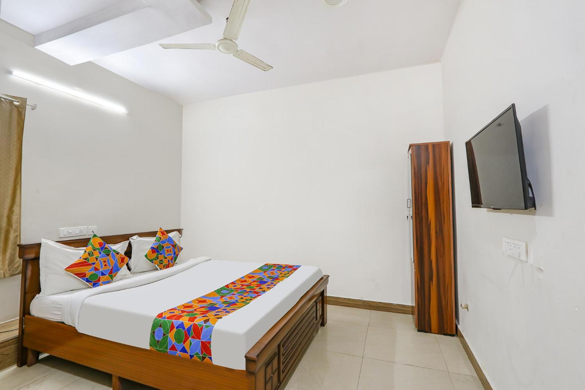 Fabexpress Korner Inn - Sivaji Park Visakhapatnam Exterior foto