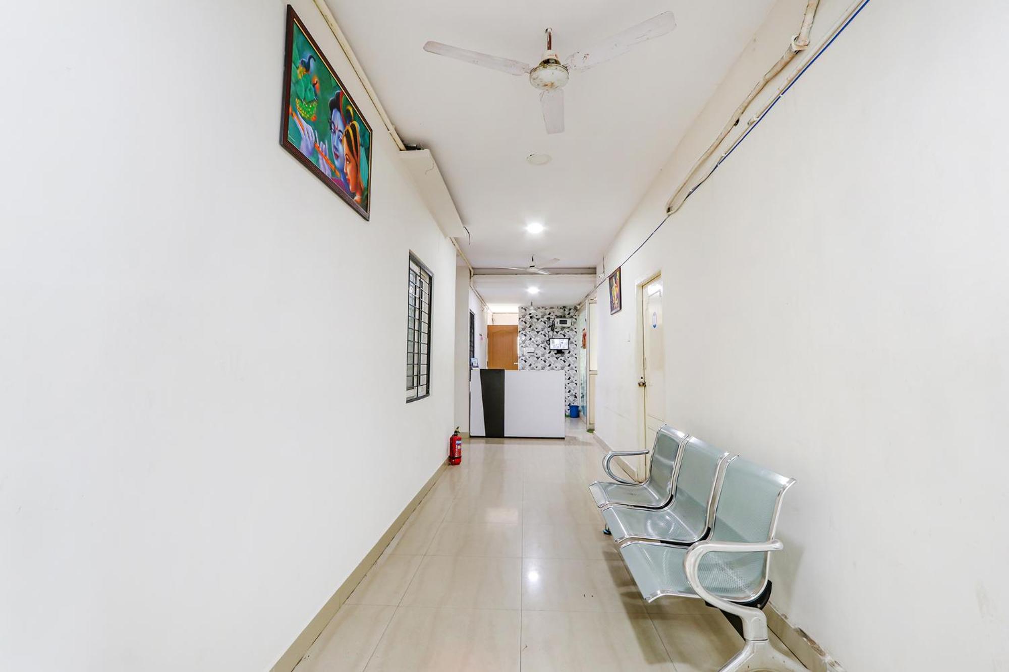 Fabexpress Korner Inn - Sivaji Park Visakhapatnam Exterior foto